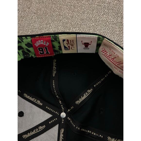 Chicago Bulls Mitchell & Ness NBA Fitted 7 1/4 Flatbill Hat Cap Rodman Black NWT - Picture 3 of 6